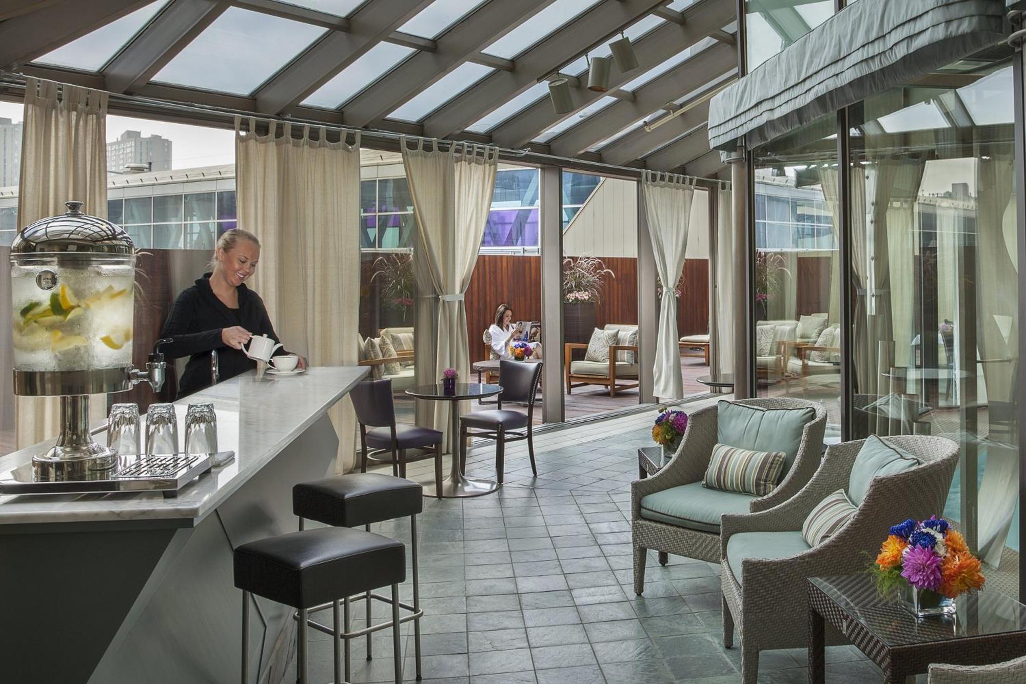 Отель Intercontinental Toronto Centre By Ihg Экстерьер фото